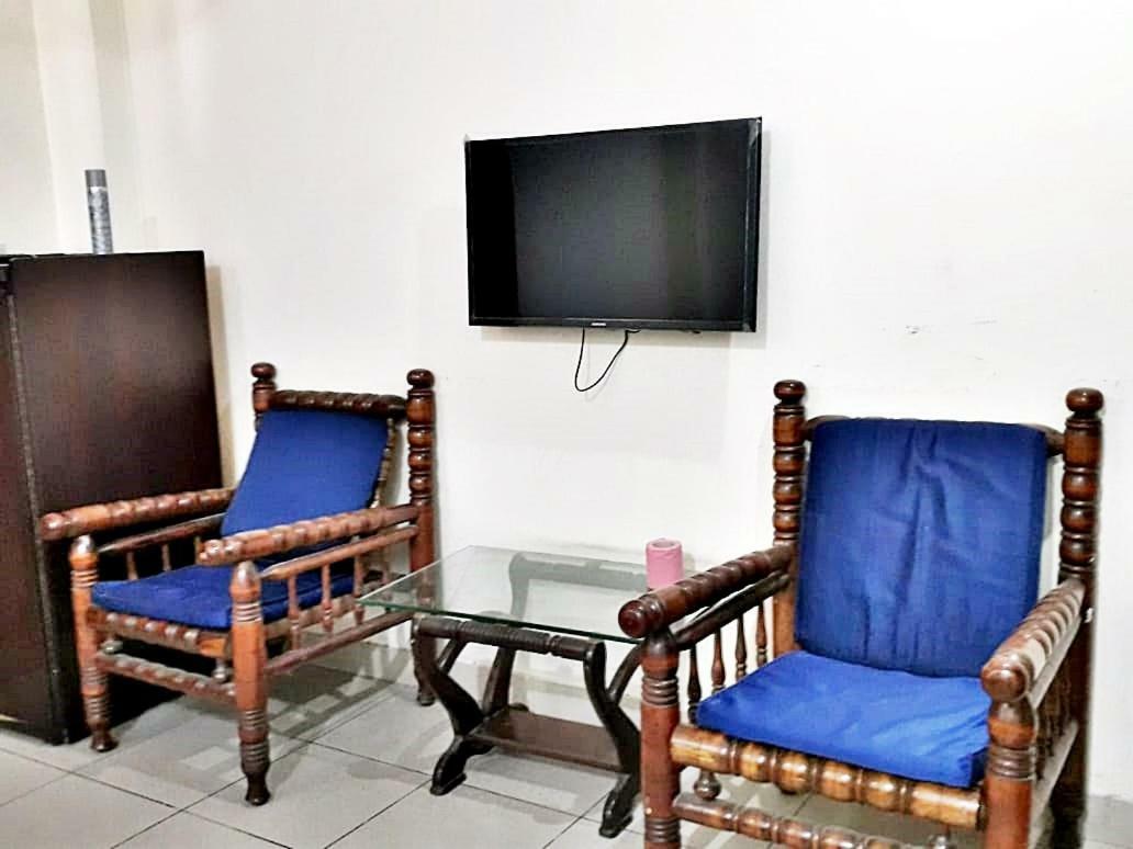 Fortville Hotel Lahore Buitenkant foto